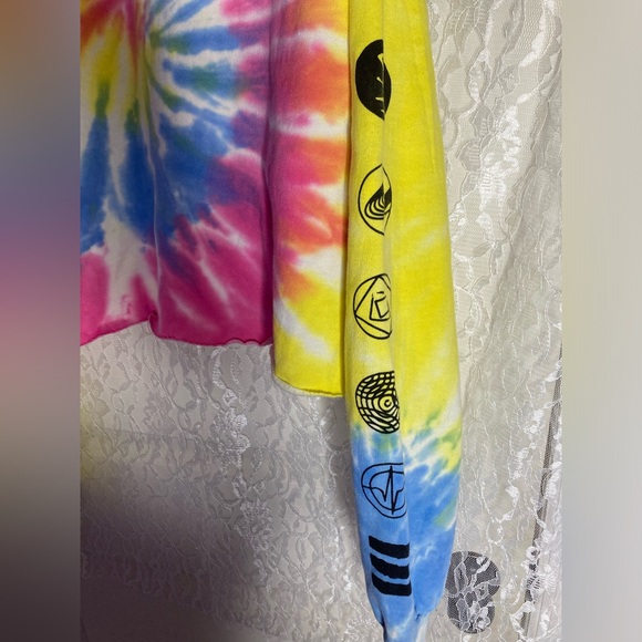 Pink Floyd Tie-Dye Cropped Crewneck Hoodie in Yellow, Pink & Blue - Picture 5 of 5